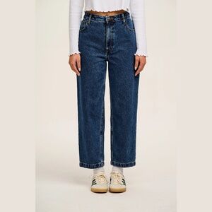 LUCY & YAK Drew - Cropped Straight Leg Denim Jeans in Mid Wash Blue 32x25